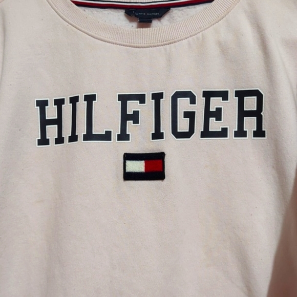 Tommy Hilfiger Women's Crew Neck Fleece Sweatshirt, Pale Pink, Size M - Picture 2 of 15